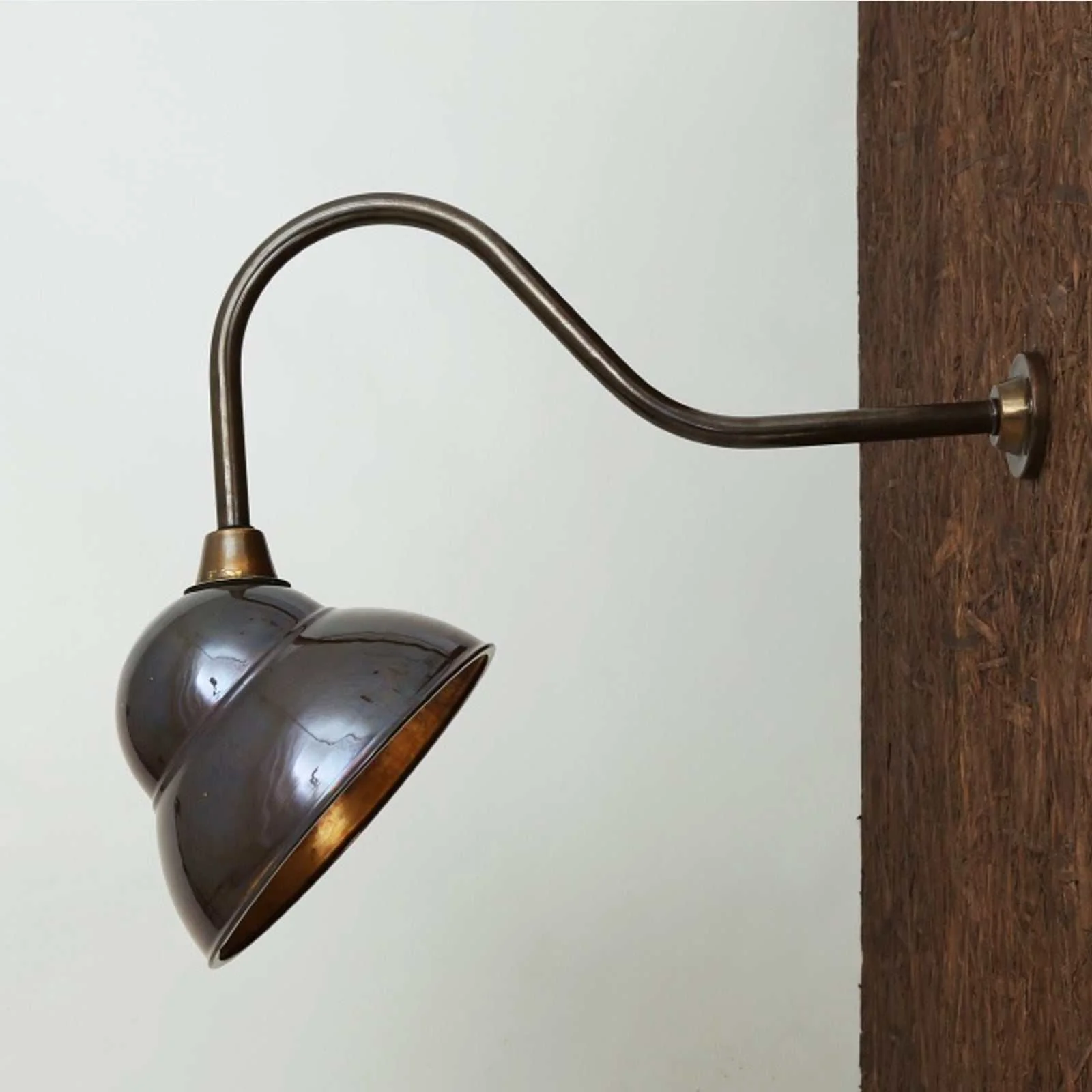 Antique Vintage Wall Lights: Timeless Elegant Designs
